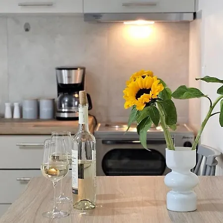 The Blue Door - Cosy העיירה רתימנו