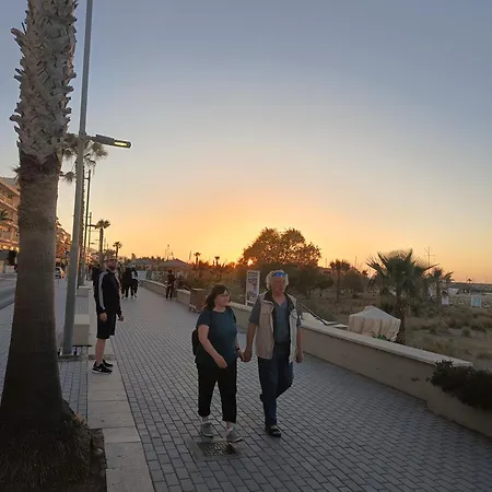 The Blue Door - Cosy 罗希姆诺